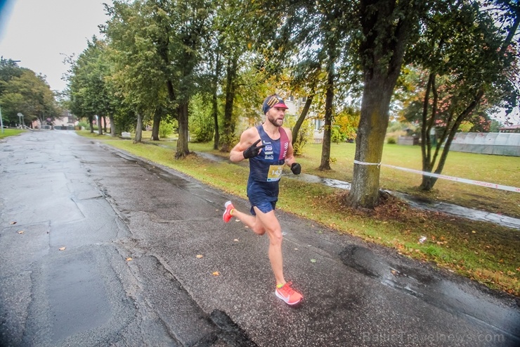 Valmieras ielas skriešanas svētkos piepildīja lielāki un mazāki sportisti, līdzjutēji un tūristi 265950