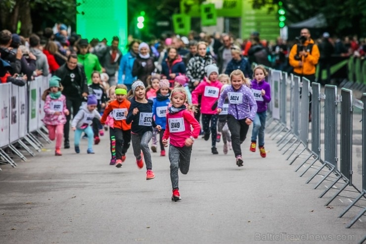 Mežaparkā jau devīto reizi norisinājās septembra lielākais aktīvā dzīvesveida pasākums galvaspilsētā - We Run Riga 266094