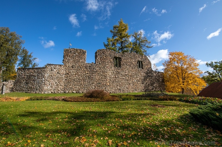 Valmieras pilsēta rotājas rudens zeltā 268450