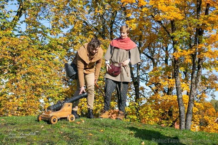 Kuldīgā ar bagātīgu tirdziņu, gardiem ēdieniem, dzērieniem un izklaidēm ikvienu apmeklētāju sagaidīja nozīmīgākais rudens pasākums – Hercoga Jēkaba ga 267615