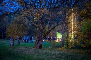 Vienkoču parkā norisinājās Uguns Nakts, kura mērķis ir vienu īso rudens dienu padarīt ilgāk gaišu, dot iespēju uzlādēt sevi ar sveču gaismu un siltumu 13
