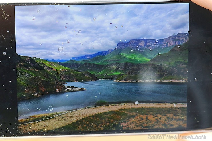 Travelnews.lv iepazīst Elbrusa iekarotāju pieminekļus, kalnu ezerus un ūdenskritumus. Atbalsta: Magtur 268096