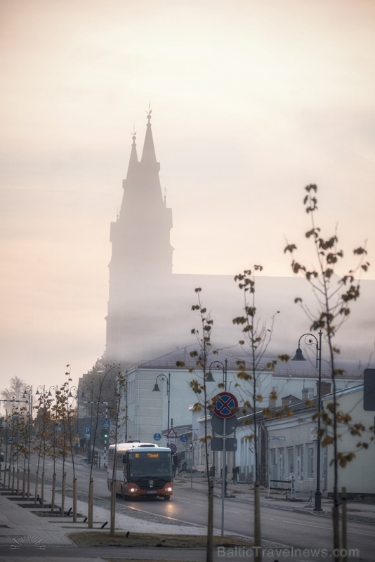 Rēzeknes septiņos pakalnos spēlējas mākslinieks Rudens 268484