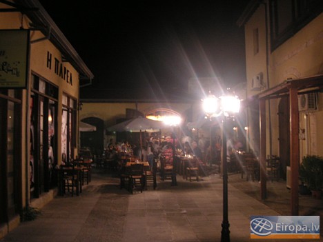 Lai vēl vairāk izjusti Kipras kultūru ieturiet vakariņas kādā no mazjiem restorāniem 14667
