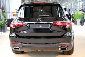 «Domenikss» medijiem prezentē jaunās paaudzes «Mercedes Benz GLS» apvidus automobili 9