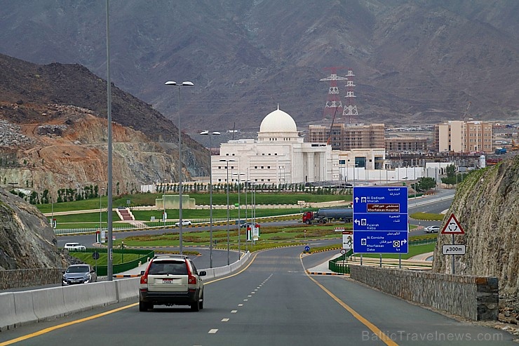 Travelnews.lv piedāvā fotomirkļus no ceļojuma autobusa loga Šārdžas emirātos. Atbalsta: VisitSharjah.com un Novatours.lv 269795