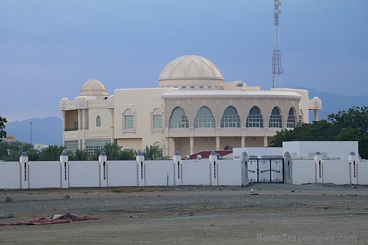 Travelnews.lv piedāvā fotomirkļus no ceļojuma autobusa loga Šārdžas emirātos. Atbalsta: VisitSharjah.com un Novatours.lv 269825