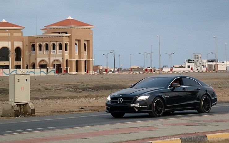 Travelnews.lv piedāvā fotomirkļus no ceļojuma autobusa loga Šārdžas emirātos. Atbalsta: VisitSharjah.com un Novatours.lv 269835