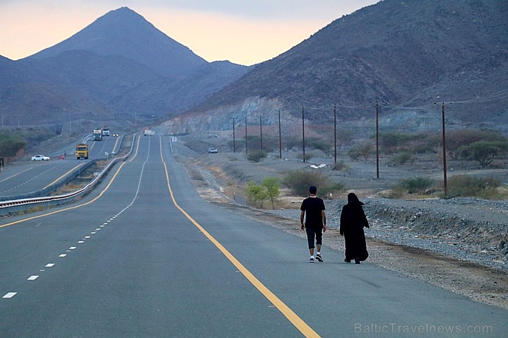 Travelnews.lv piedāvā fotomirkļus no ceļojuma autobusa loga Šārdžas emirātos. Atbalsta: VisitSharjah.com un Novatours.lv 269841