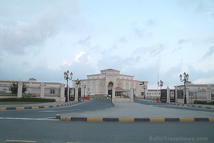 Travelnews.lv piedāvā fotomirkļus no ceļojuma autobusa loga Šārdžas emirātos. Atbalsta: VisitSharjah.com un Novatours.lv 269853