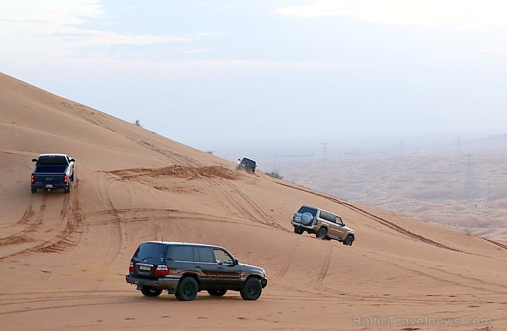 Travelnews.lv iepazīst Šārdžas emirāta tuksneša dzīvi izbraucienā ar apvidus spēkratu, Atbalsta: VisitSharjah.com un Novatours.lv 270807