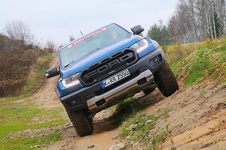 Travelnews.lv trasē iepazīst jaudīgus spēkratus «Ford Ranger Raptor» un «Ford Focus ST» 271164