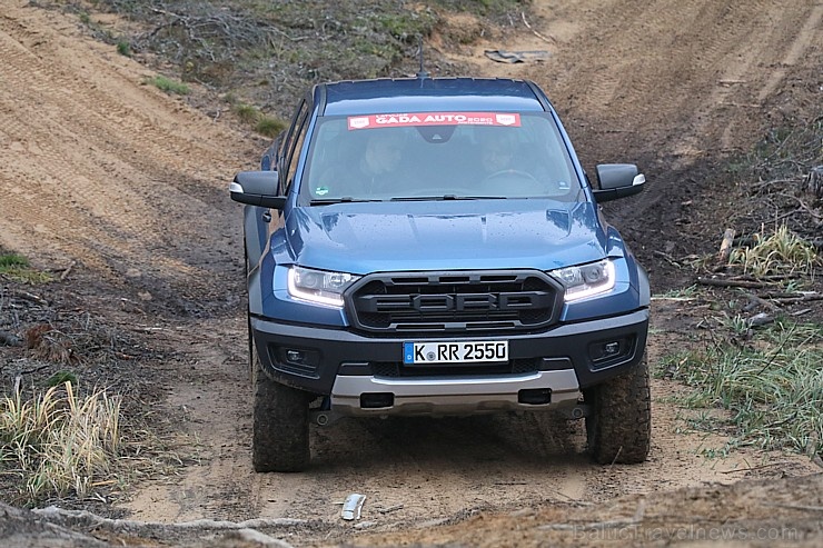 Travelnews.lv trasē iepazīst jaudīgus spēkratus «Ford Ranger Raptor» un «Ford Focus ST» 271167