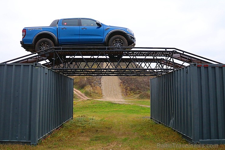 Travelnews.lv trasē iepazīst jaudīgus spēkratus «Ford Ranger Raptor» un «Ford Focus ST» 271169