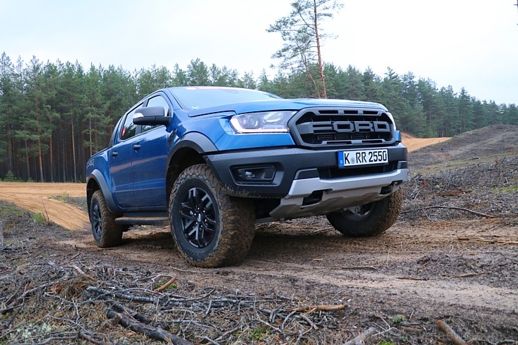 Travelnews.lv trasē iepazīst jaudīgus spēkratus «Ford Ranger Raptor» un «Ford Focus ST» 271171