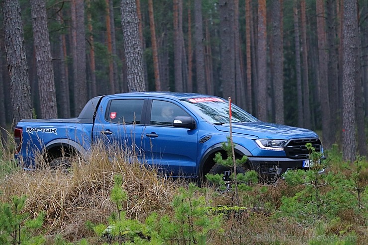 Travelnews.lv trasē iepazīst jaudīgus spēkratus «Ford Ranger Raptor» un «Ford Focus ST» 271172