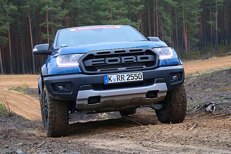 Travelnews.lv trasē iepazīst jaudīgus spēkratus «Ford Ranger Raptor» un «Ford Focus ST» 271176