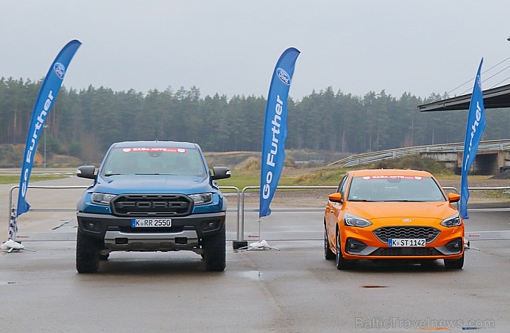 Travelnews.lv trasē iepazīst jaudīgus spēkratus «Ford Ranger Raptor» un «Ford Focus ST» 271193