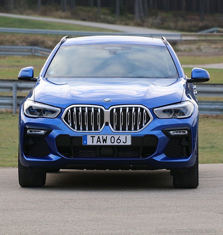 Travelnews.lv iepazīst jauno «BMW X6» sacīkšu trasē «333» un uz šosejas «BMW 118d», «BMW i3» un hibrīdmodeļus - «BMW X5» un 3.sēriju 271675