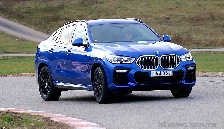 Travelnews.lv iepazīst jauno «BMW X6» sacīkšu trasē «333» un uz šosejas «BMW 118d», «BMW i3» un hibrīdmodeļus - «BMW X5» un 3.sēriju 271677