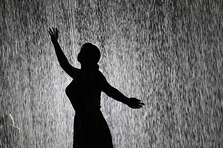 Travelnews.lv izbauda vienreizēju «Sharjah Rain Room» lietus burvību. Atbalsta: VisitSharjah.com un Novatours.lv 272118