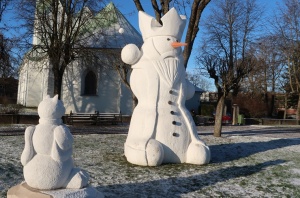 Cauri deviņām Latvijas kaprīzajām ziemām Dobeles dižie sniegavīri ir veiksmīgi atnākuši līdz savam desmitajam saietam 10