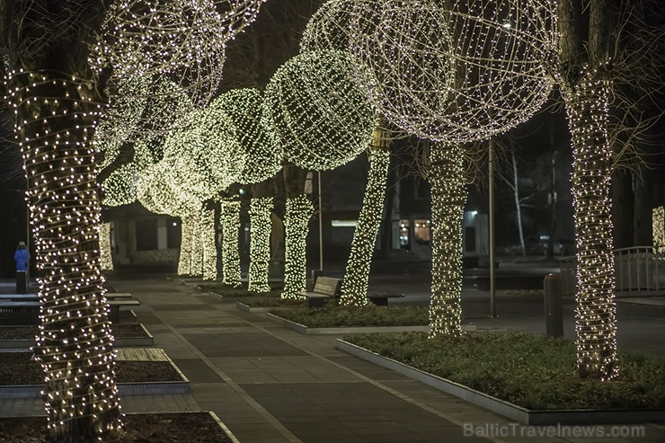 Ogres pilsēta Ziemassvētku gaidīšanas laikā ir mirdzošu lampiņu ieskauta 272776