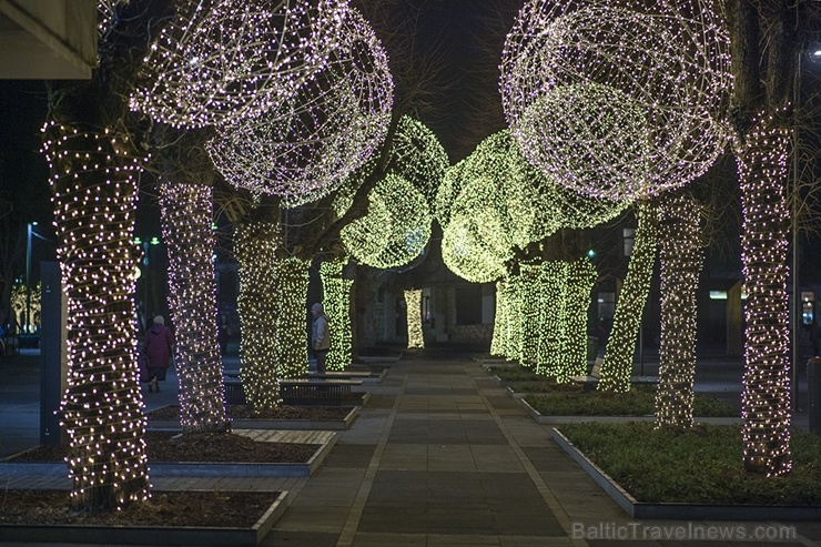 Ogres pilsēta Ziemassvētku gaidīšanas laikā ir mirdzošu lampiņu ieskauta 272777