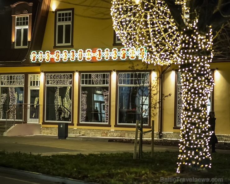 Ogres pilsēta Ziemassvētku gaidīšanas laikā ir mirdzošu lampiņu ieskauta 272778