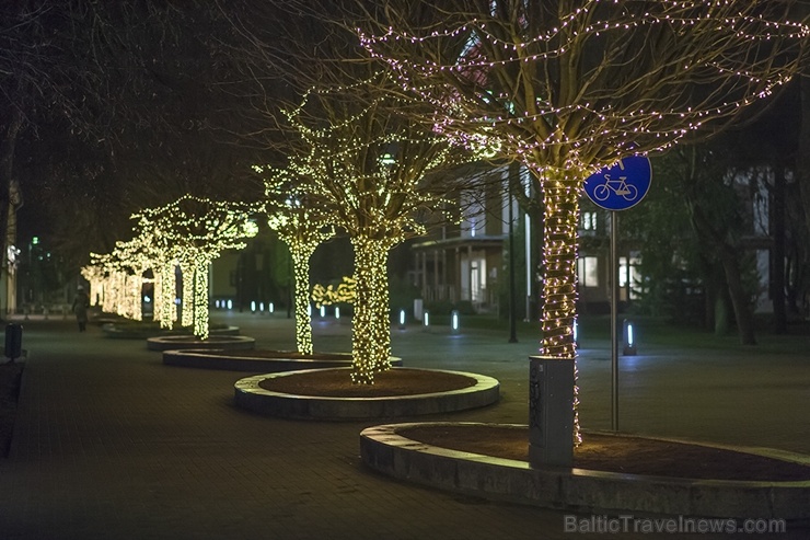 Ogres pilsēta Ziemassvētku gaidīšanas laikā ir mirdzošu lampiņu ieskauta 272783