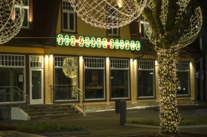 Ogres pilsēta Ziemassvētku gaidīšanas laikā ir mirdzošu lampiņu ieskauta 16