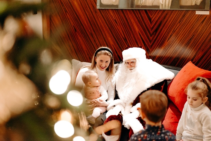 Viesnīca Grand Hotel Kempinski turpinot tradīciju pulcē rīdziniekus uz svinīgo Ziemassvētku egles iedegšanas ceremoniju 272838