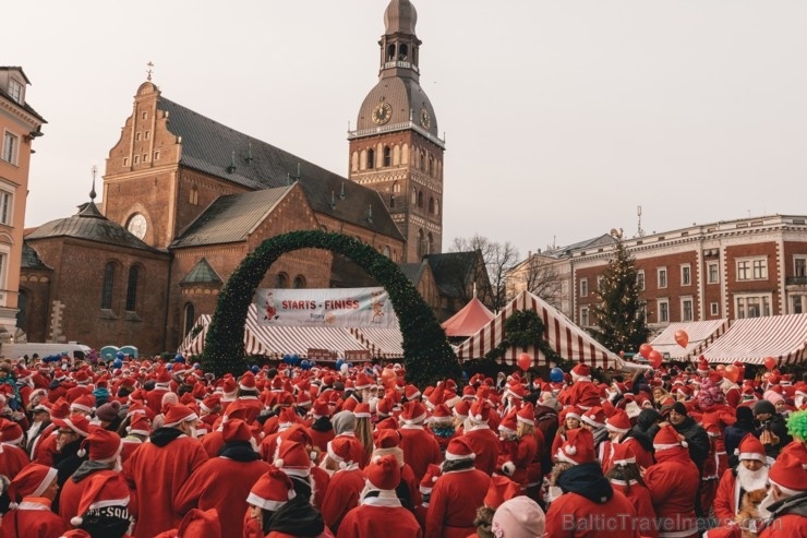 Ziemassvētku vecīšu labdarības skrējiens ir pozitīvām emocijām piepildīts pasākums, kurā ik gadu piedalās simtiem jautru dalībnieku ar mērķi palīdzēt  273064