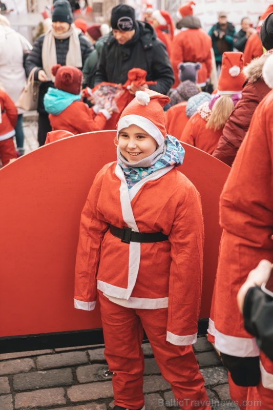 Ziemassvētku vecīšu labdarības skrējiens ir pozitīvām emocijām piepildīts pasākums, kurā ik gadu piedalās simtiem jautru dalībnieku ar mērķi palīdzēt  273067