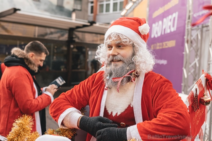 Ziemassvētku vecīšu labdarības skrējiens ir pozitīvām emocijām piepildīts pasākums, kurā ik gadu piedalās simtiem jautru dalībnieku ar mērķi palīdzēt  273070