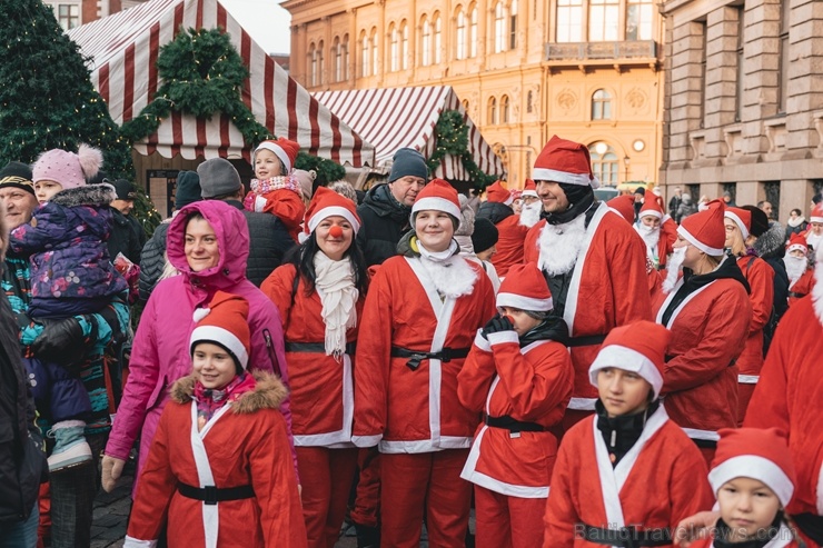 Ziemassvētku vecīšu labdarības skrējiens ir pozitīvām emocijām piepildīts pasākums, kurā ik gadu piedalās simtiem jautru dalībnieku ar mērķi palīdzēt  273072