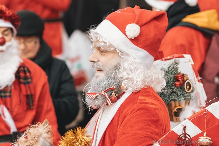 Ziemassvētku vecīšu labdarības skrējiens ir pozitīvām emocijām piepildīts pasākums, kurā ik gadu piedalās simtiem jautru dalībnieku ar mērķi palīdzēt  273074