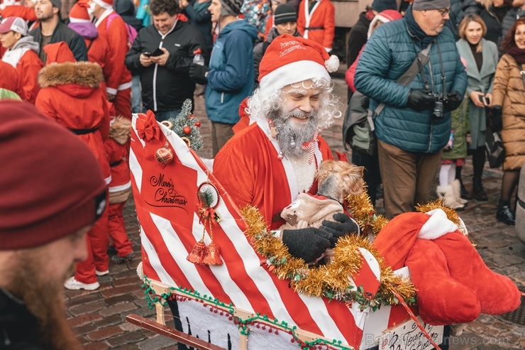 Ziemassvētku vecīšu labdarības skrējiens ir pozitīvām emocijām piepildīts pasākums, kurā ik gadu piedalās simtiem jautru dalībnieku ar mērķi palīdzēt  273087