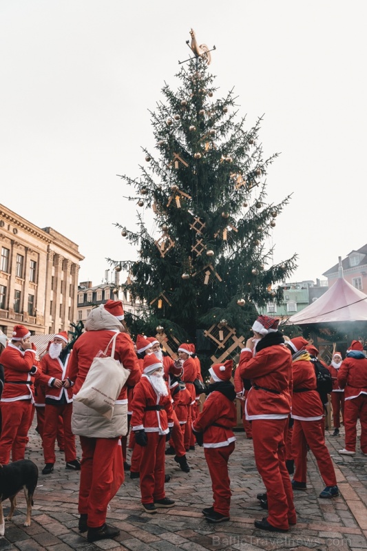 Ziemassvētku vecīšu labdarības skrējiens ir pozitīvām emocijām piepildīts pasākums, kurā ik gadu piedalās simtiem jautru dalībnieku ar mērķi palīdzēt  273093