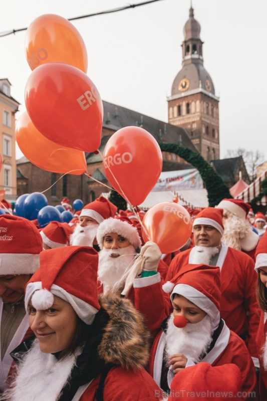 Ziemassvētku vecīšu labdarības skrējiens ir pozitīvām emocijām piepildīts pasākums, kurā ik gadu piedalās simtiem jautru dalībnieku ar mērķi palīdzēt  273105