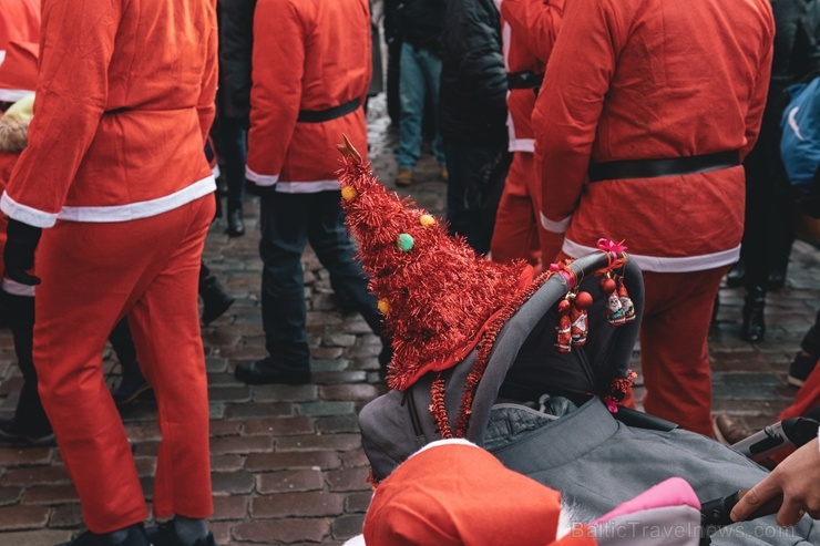 Ziemassvētku vecīšu labdarības skrējiens ir pozitīvām emocijām piepildīts pasākums, kurā ik gadu piedalās simtiem jautru dalībnieku ar mērķi palīdzēt  273106