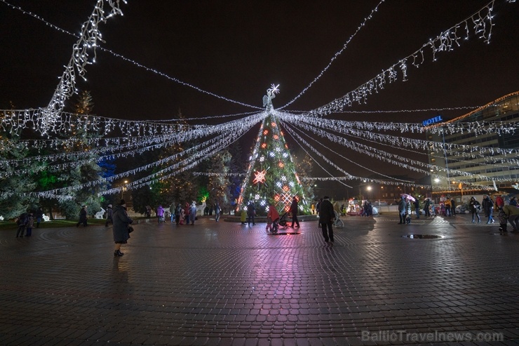 Daugavpils Ziemassvētku laikā saposusies īpaši grezni 273245