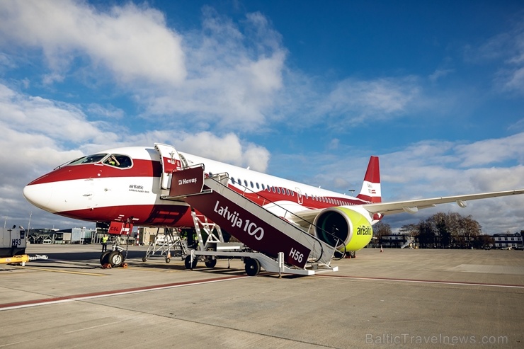 Latvijas lidsabiedrība «airBaltic» izdevusi jauno 2020. gada kalendāru, kurā 12 mēnešu un vāka fotogrāfiju modeļu tēlā iejutušās airBaltic darbinieces 274080