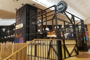 «Street Burgers» atver jaunu burgernīcu tirdzniecības centrā «Domina Shopping» 1