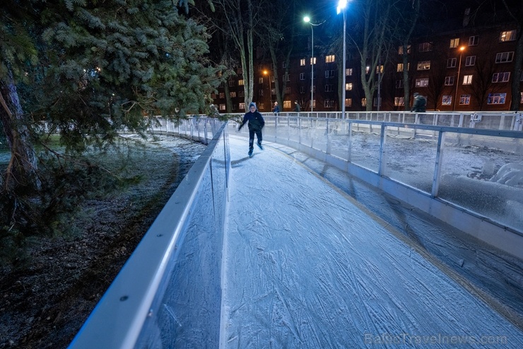 Daugavpilī izveidota brīnisķīga slidotava, kur ziemas priekus iespējams baudīt līdz pat 2020. gada 8. martam 274439