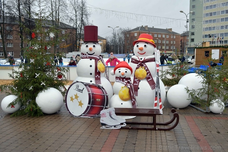 Daugavpilī izveidota brīnisķīga slidotava, kur ziemas priekus iespējams baudīt līdz pat 2020. gada 8. martam 274441