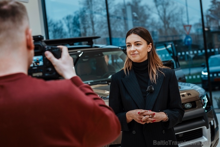 Jaunais Land Rover Defender nodēvēts par vienu no desmitgades nozīmīgākajiem automobiļiem un 16.01.2020. tas ieradies Rīgā uz agrīno pirmizrādi 274879