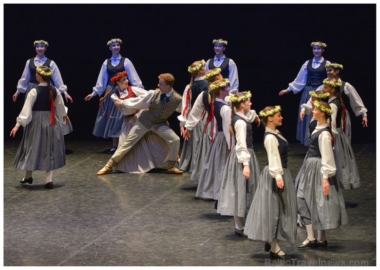 XXII Jaunrades deju konkursa finālā Ogrē 19 horeogrāfi skatītāju un žūrijas vērtējumam nodeva 41 deju, kuru izdejoja 26 kolektīvi 275489
