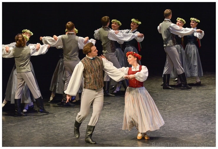 XXII Jaunrades deju konkursa finālā Ogrē 19 horeogrāfi skatītāju un žūrijas vērtējumam nodeva 41 deju, kuru izdejoja 26 kolektīvi 275491