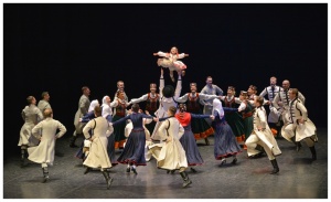 XXII Jaunrades deju konkursa finālā Ogrē 19 horeogrāfi skatītāju un žūrijas vērtējumam nodeva 41 deju, kuru izdejoja 26 kolektīvi 9